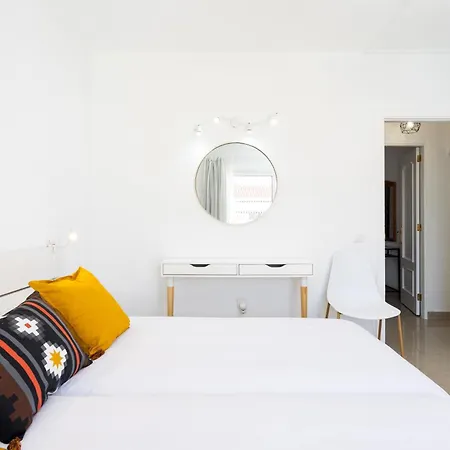 Home2book Sunny Poolside In Floritas *