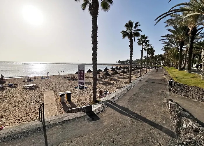 Home2book Sunny Poolside In Floritas