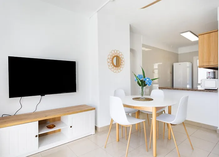 Apartman Home2book Sunny Poolside In Floritas Arona