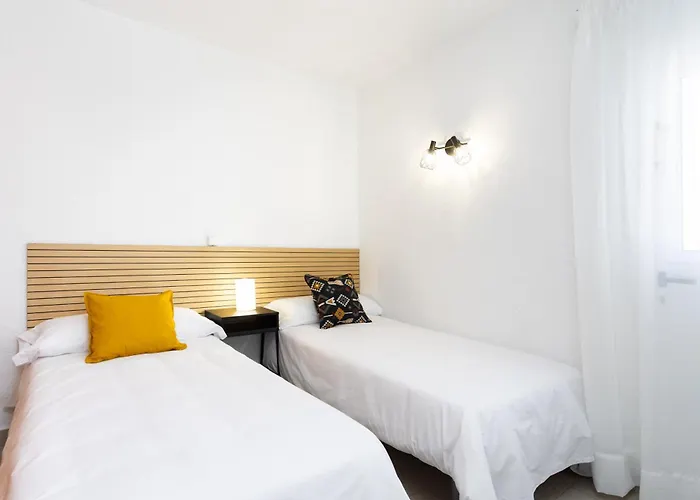 Home2book Sunny Poolside In Floritas דירה ארונה