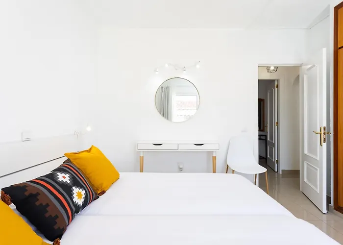 Home2book Sunny Poolside In Floritas *